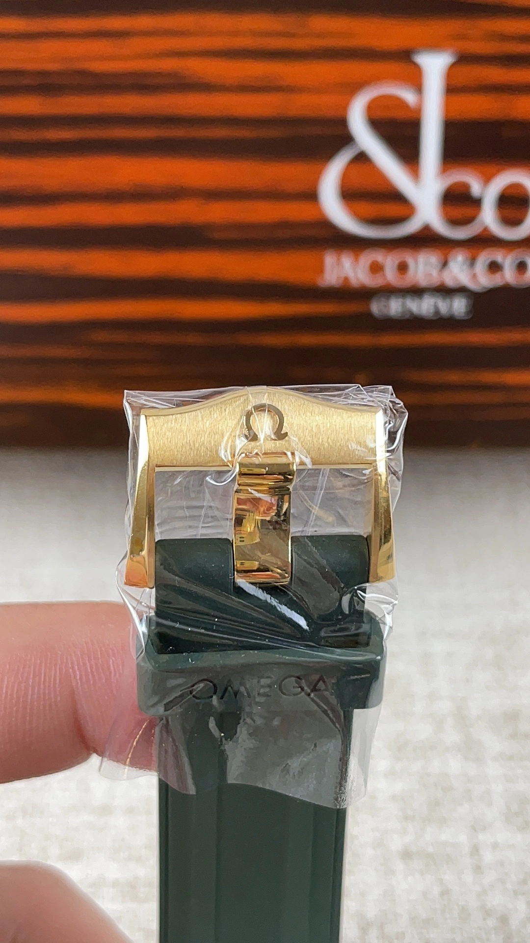 Supportive CBD Factory Omega Seamaster Diver 300M “Green & Gold” (210.62.42.20.10.001) 1:1 Super Clone – DD8800 Movement 228